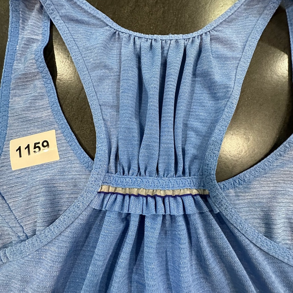 (1159) Lululemon Run: Silver Bullet Sleeveless Tech - Picture 11 of 13